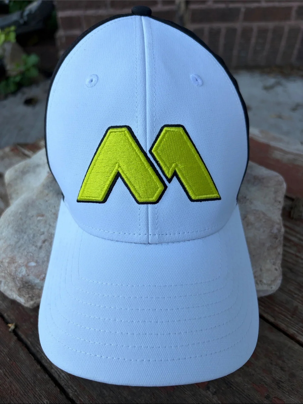 TaylorMade White & Black Golf Hat with Yellow Logo